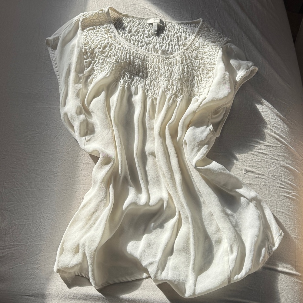 100% Silk Elegant Romantic Cream Blouse - Picture 8 of 9